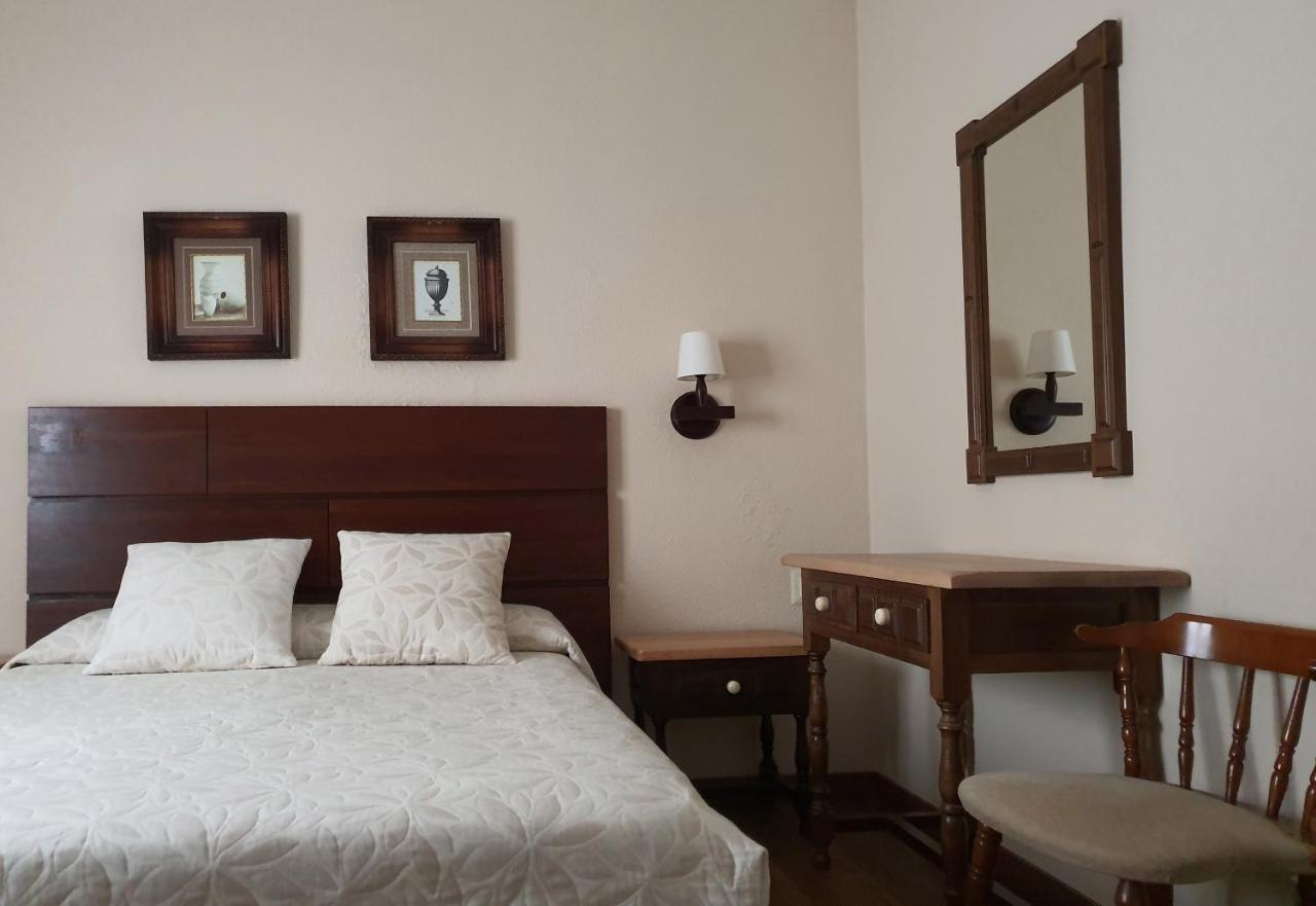Hostal Canigó El Pont de Suert Zewnętrze zdjęcie