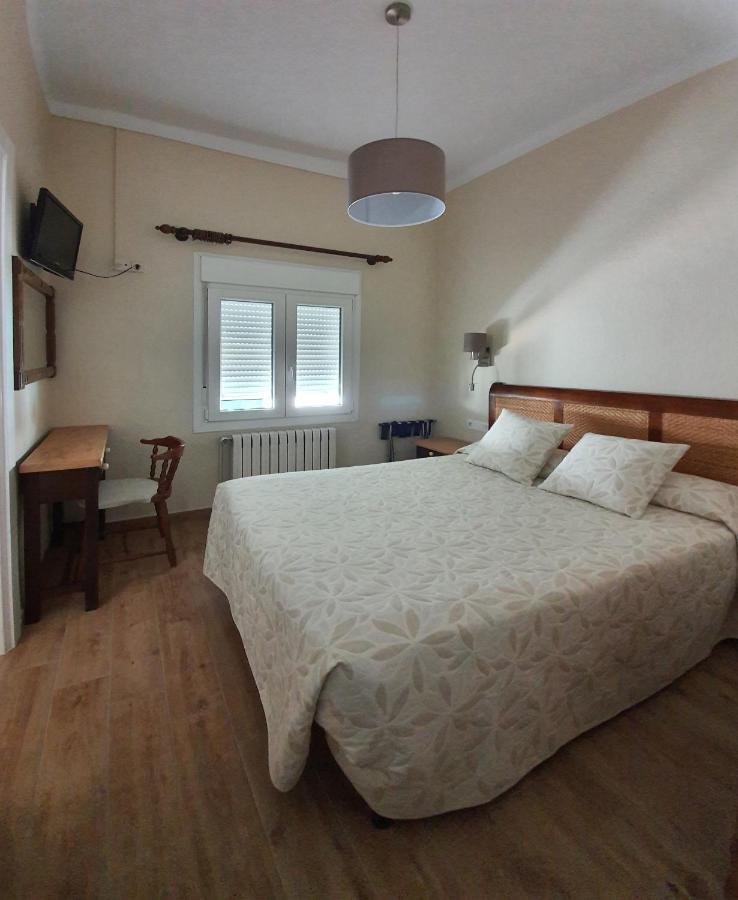 Hostal Canigó El Pont de Suert Zewnętrze zdjęcie