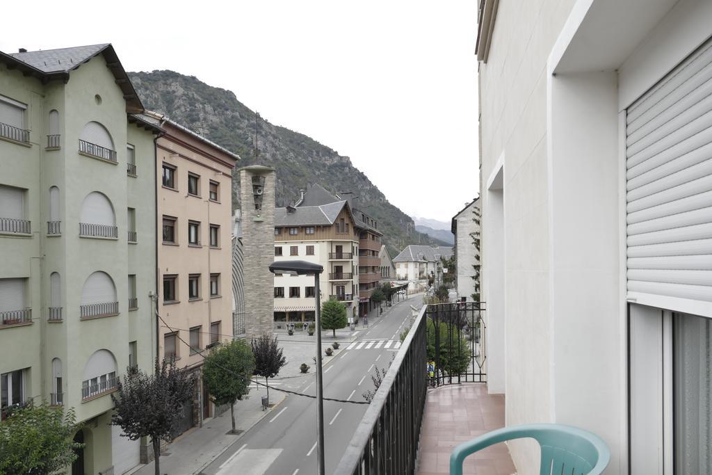 Hostal Canigó El Pont de Suert Zewnętrze zdjęcie
